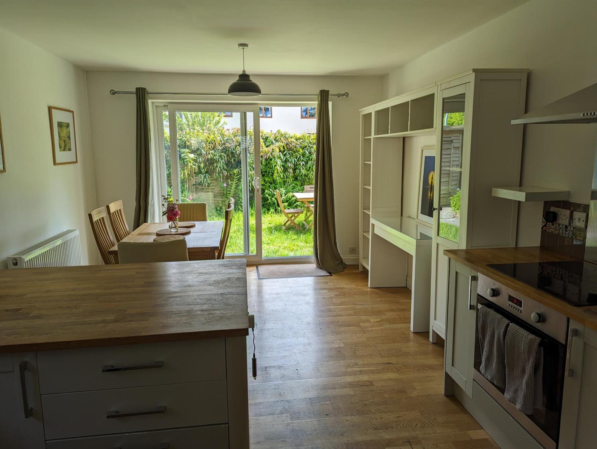 Peaceful Glastonbury Bungalow - Ideally Located Esterno foto