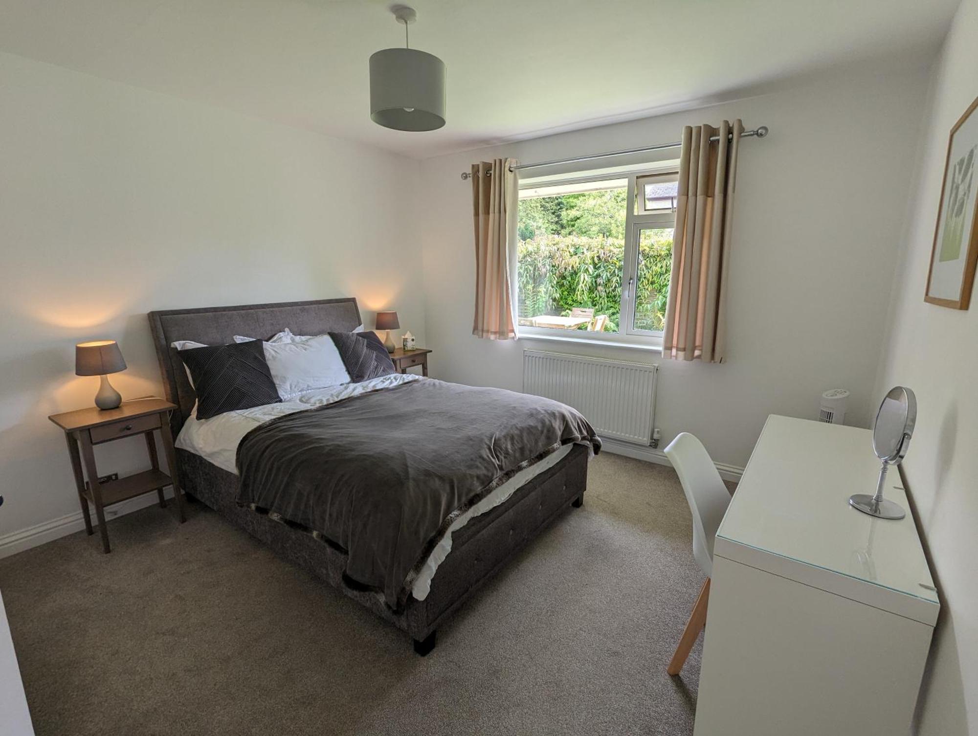 Peaceful Glastonbury Bungalow - Ideally Located Esterno foto